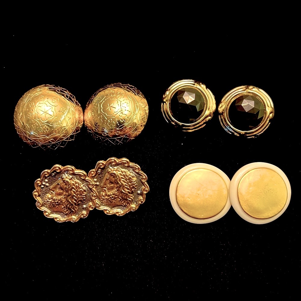 Vintage Lot of 4 Unsigned Clip-on Earrings Gold Tone White Black Coin De…
